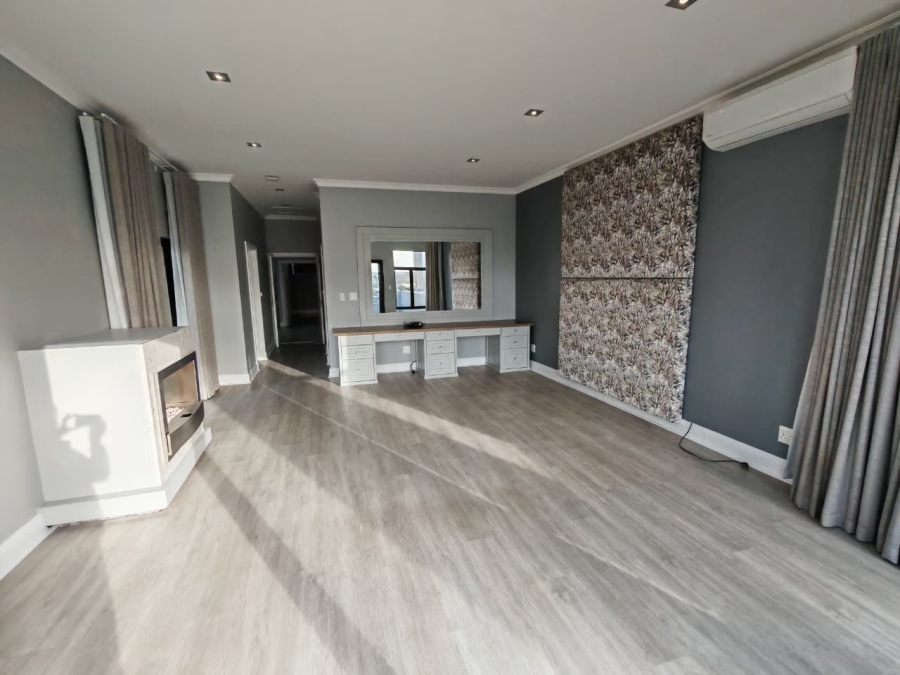 4 Bedroom Property for Sale in Oubaai Western Cape